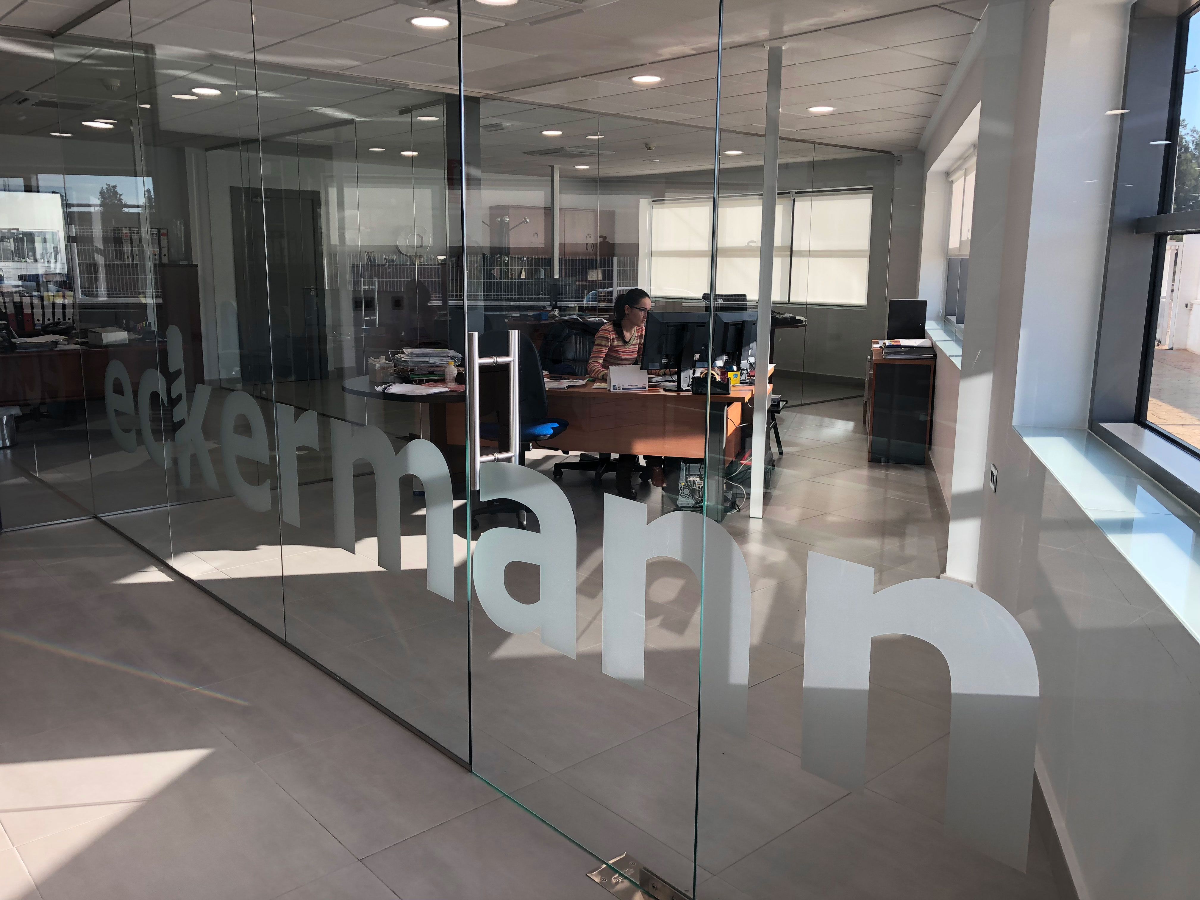 Oficinas Eckermann Instalaciones Eckermann Dental Implant System