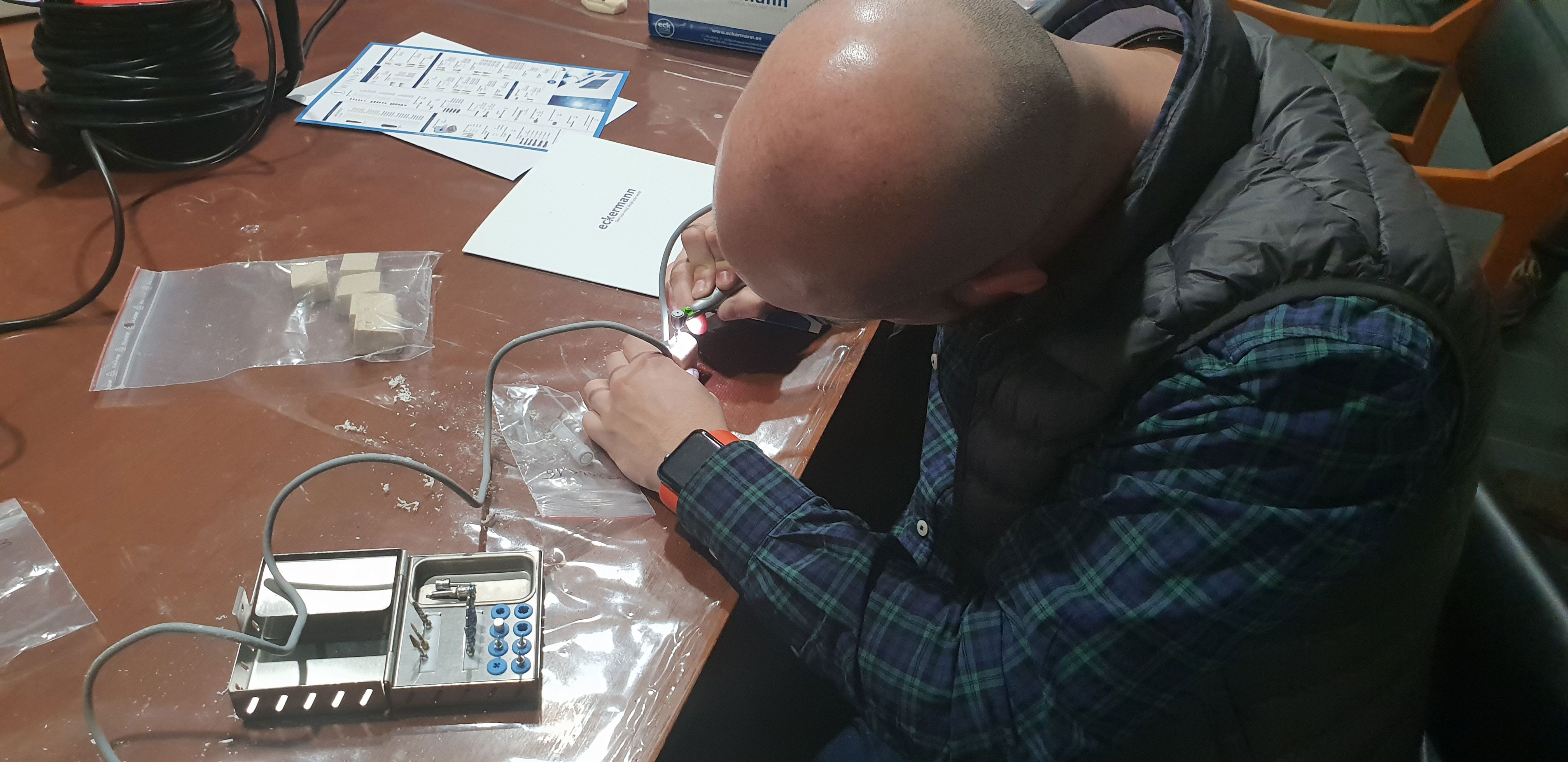 IV POSTGRADUATE COURSE IN PRACTICAL IMPLANTOLOGY SCOE IV POSTGRADUATE COURSE IN PRACTICAL IMPLANTOLOGY SCOE